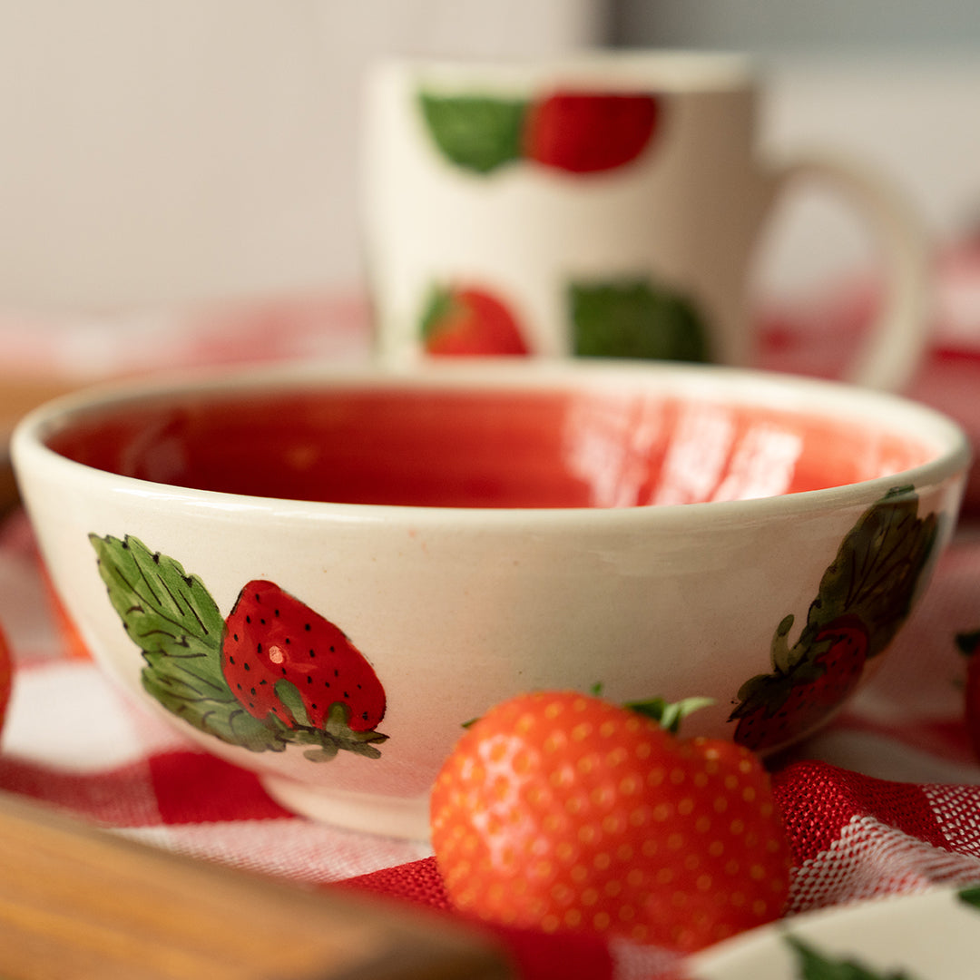 Strawberry Bowl (15cm)