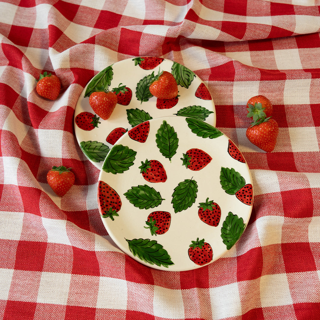 Strawberry Plate (19cm)