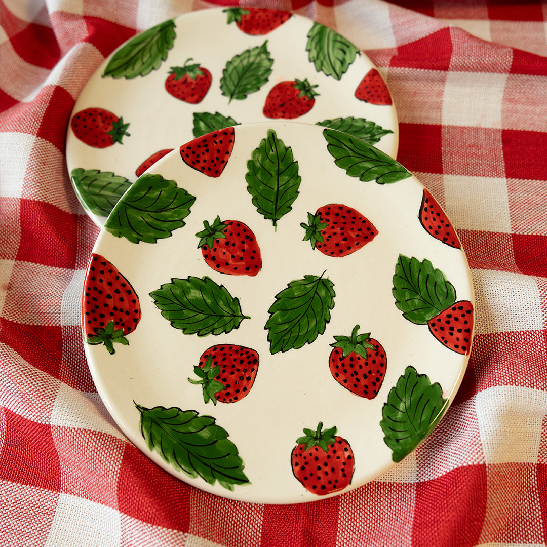Strwbery Plates Strawberry Plate (19cm) - Holy Land Dates